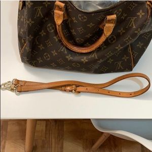 Speedy shoulder strap